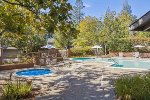 $2,550,000 | 402 Sand Hill Circle, Menlo Park, CA 94025