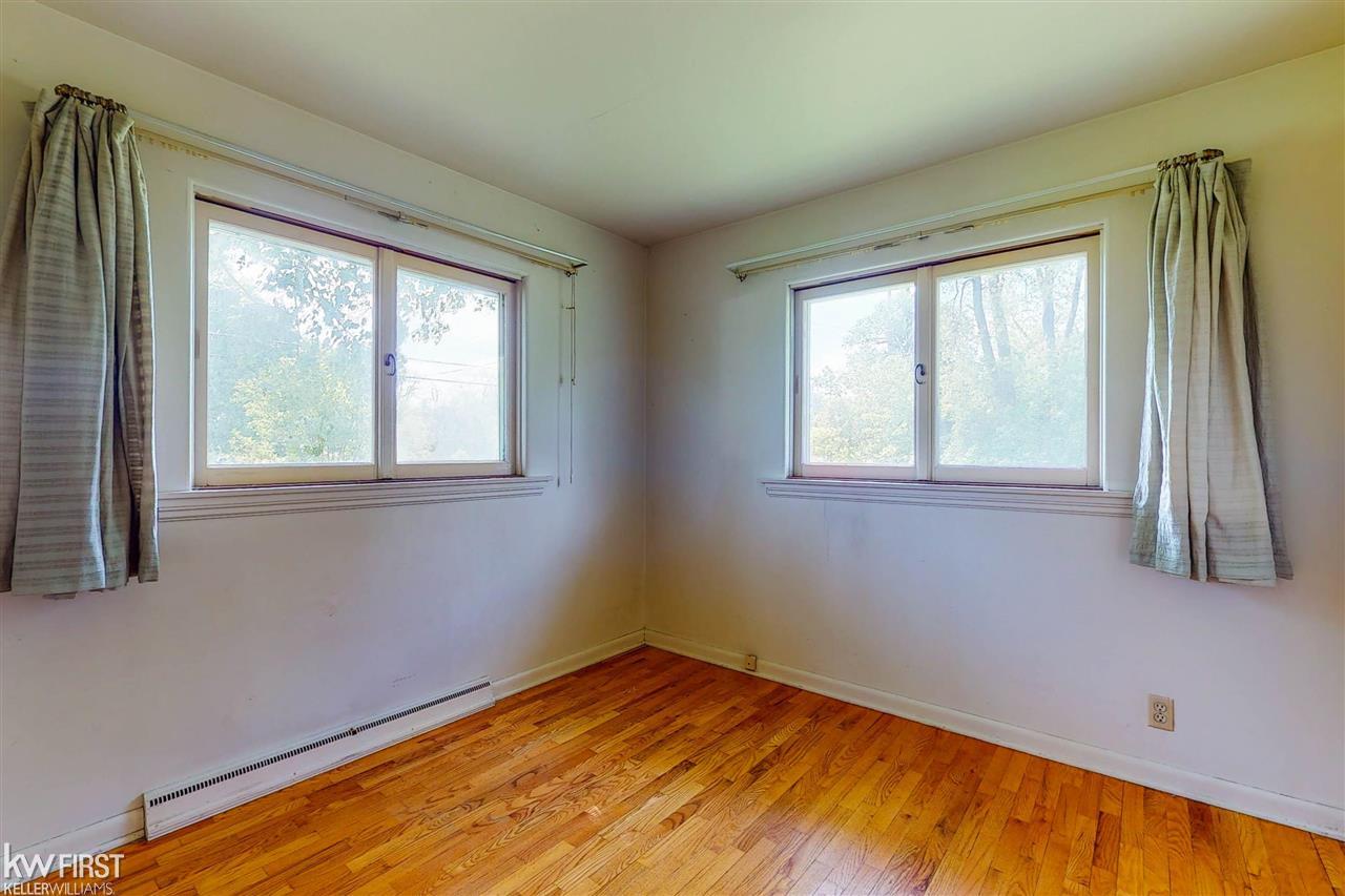2368 Utley Road Flint, MI 48532 - Photo 26 of 54 50075360-25.JPG