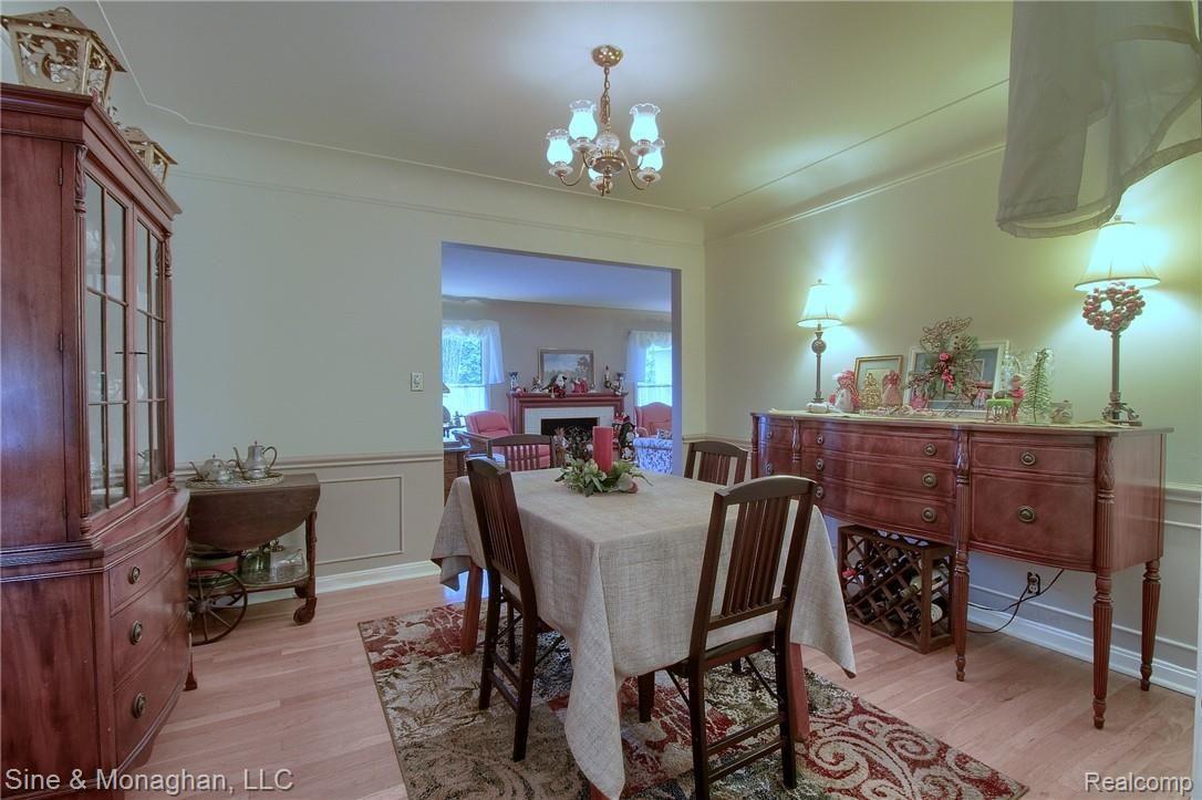 319 Lothrop Road Grosse Pointe, MI 48236 - Photo 7 of 29 9-Dining Room 2nd View.jpg