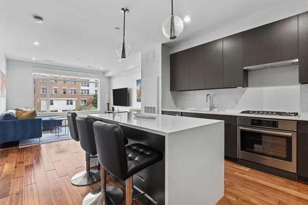 $725,000 | 99 Sumner Street, Unit 206, Boston, MA 02128