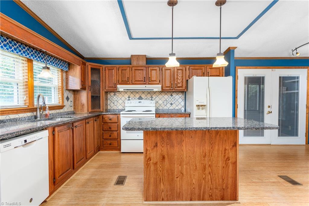 6643 Foster Road Whitsett, NC 27377 - Photo 15 of 50 Gallery Image 15
