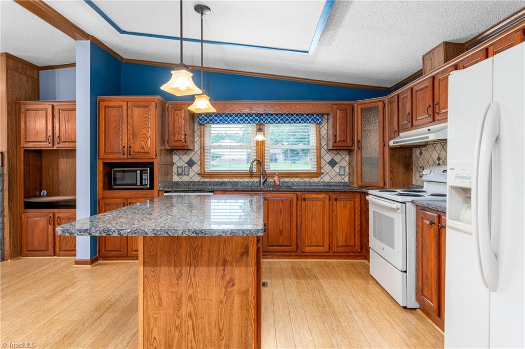 6643 Foster Road Whitsett, NC 27377 - Photo 16 of 50 Gallery Image 16