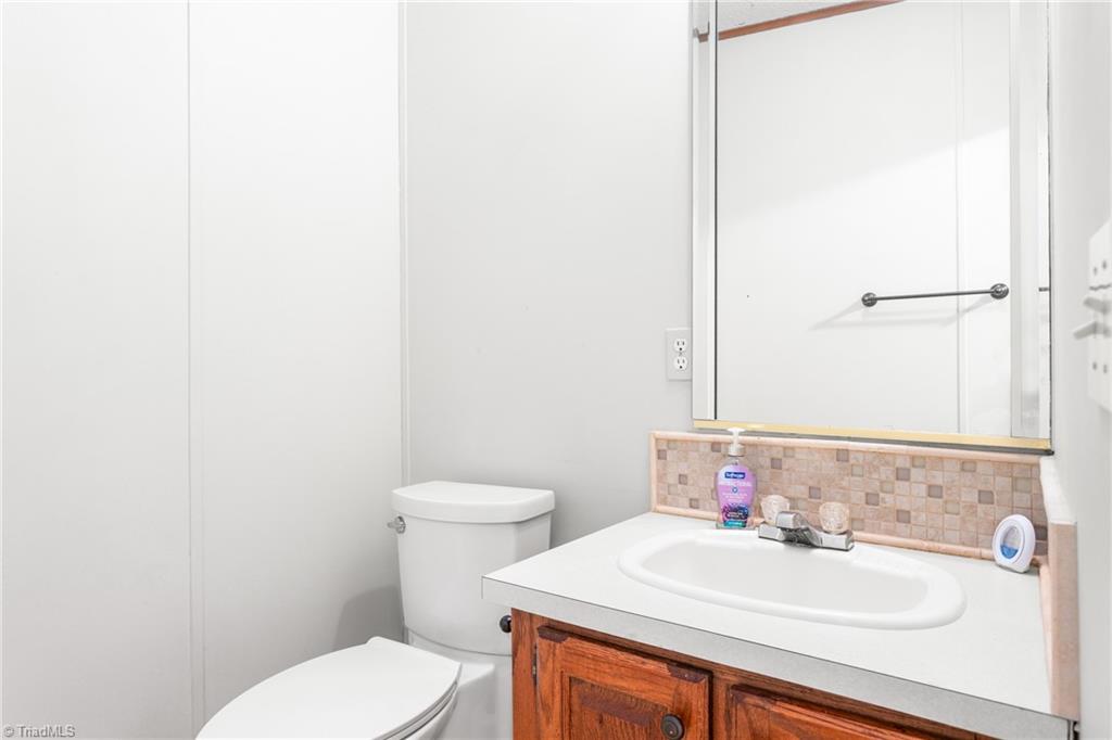 6643 Foster Road Whitsett, NC 27377 - Photo 18 of 50 Gallery Image 18