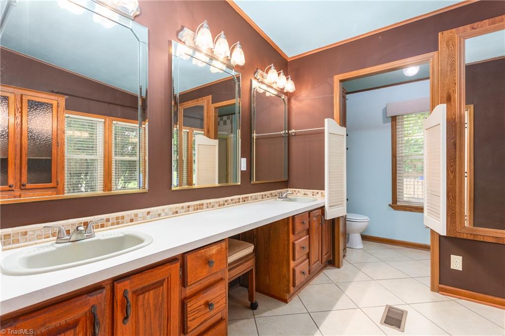 6643 Foster Road Whitsett, NC 27377 - Photo 21 of 50 Gallery Image 21