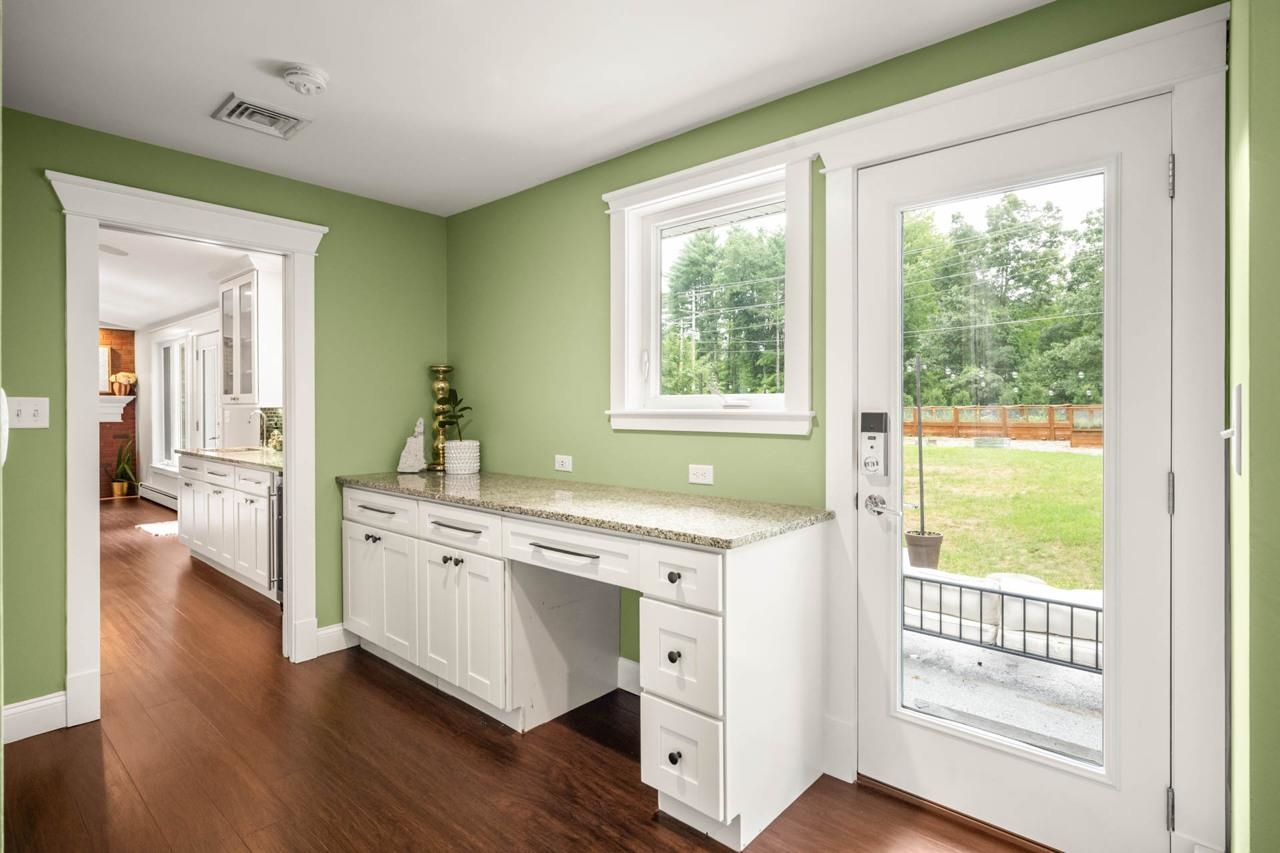 154 Meetinghouse Road Bedford, NH 03110 - Photo 6 of 22