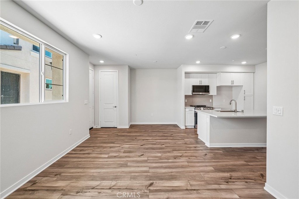 3161 Teralina Circle Riverside, CA 92503 - Photo 12 of 49 Gallery Image 12