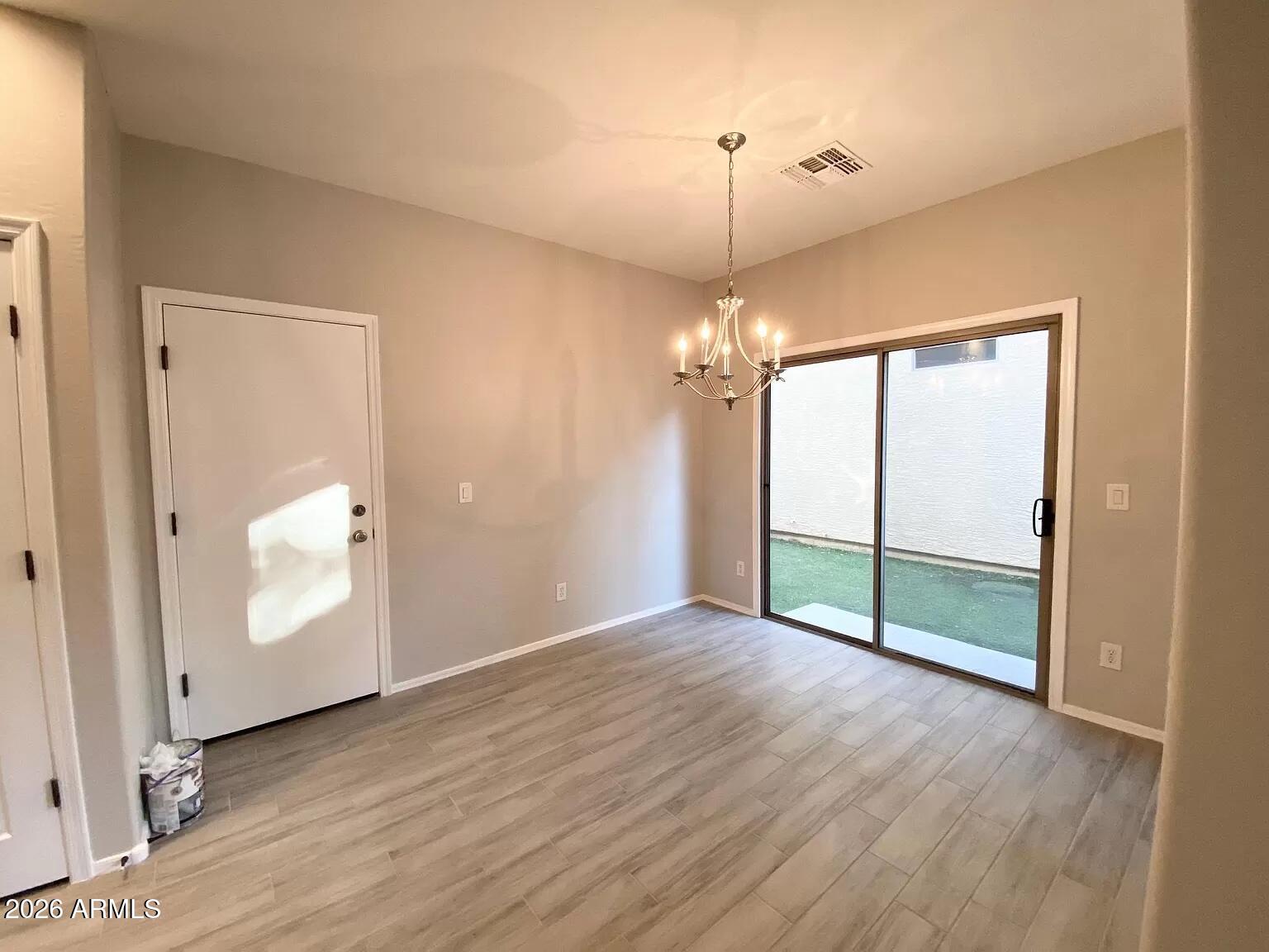 1677 East Elgin Street Gilbert, AZ 85295 - Photo 5 of 18 Dining