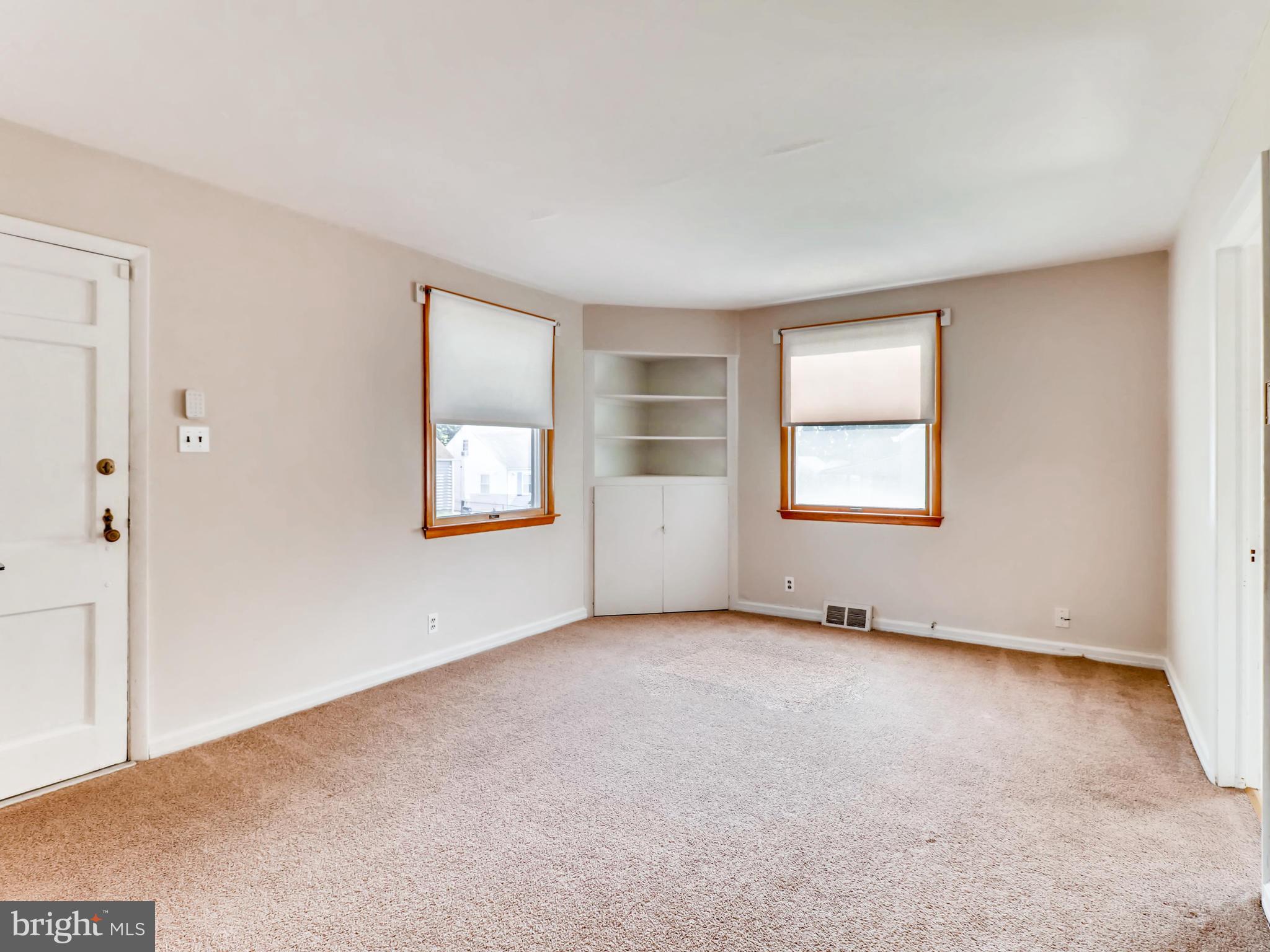 1900 Tyler Road Dundalk, MD 21222 - Photo 7 of 28 Living Room