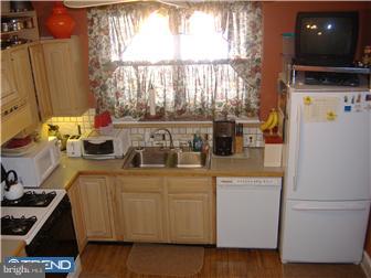 1863 Wynnewood Road Philadelphia, PA 19151 - Photo 6 of 12 Kitchen