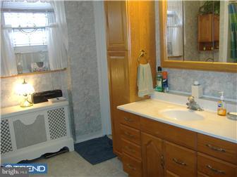 1863 Wynnewood Road Philadelphia, PA 19151 - Photo 10 of 12 Bathroom
