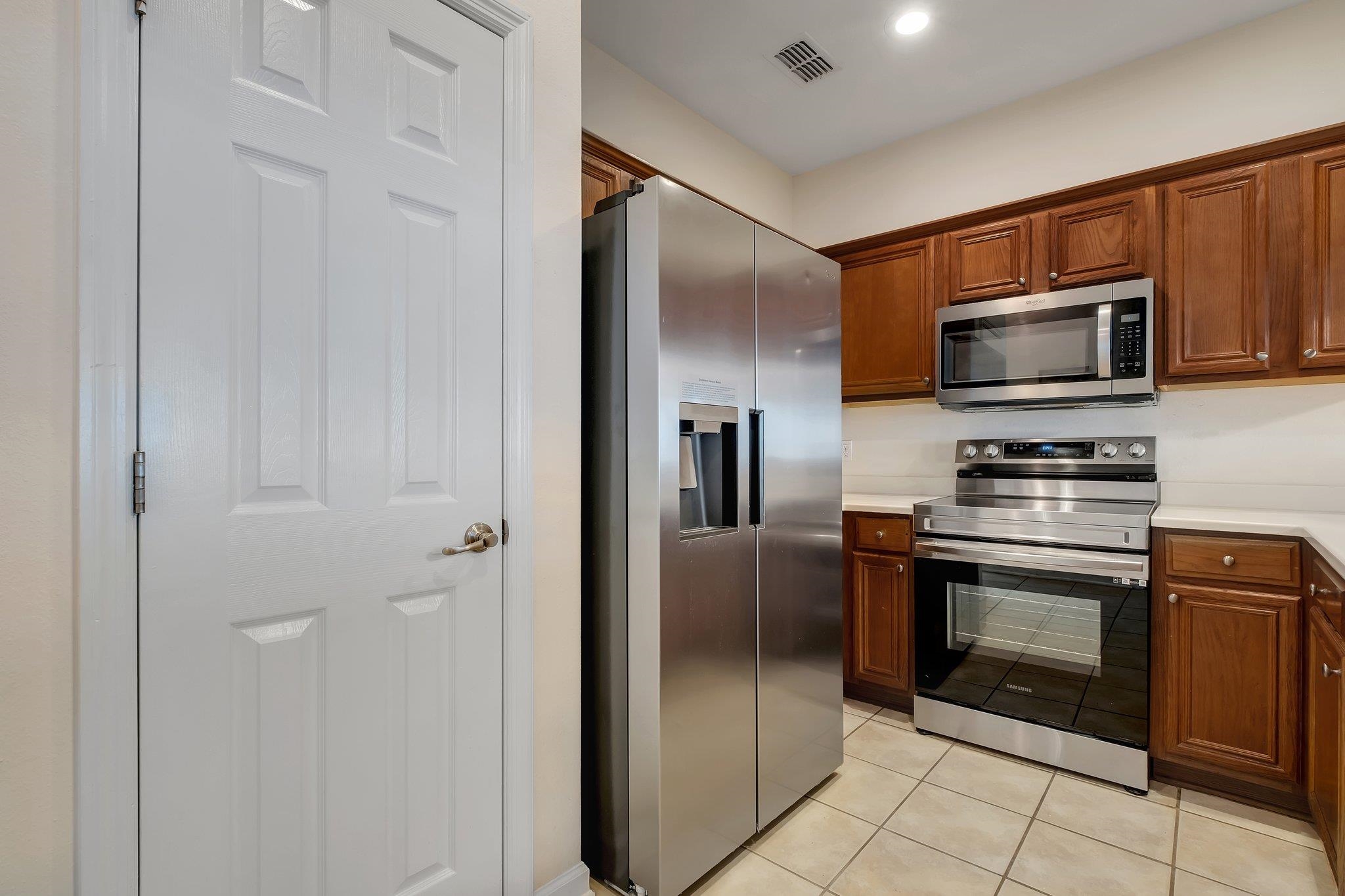 1320 Hendrix Road, Unit 403 Tallahassee, FL 32301 - Photo 17 of 21 Gallery Image 17