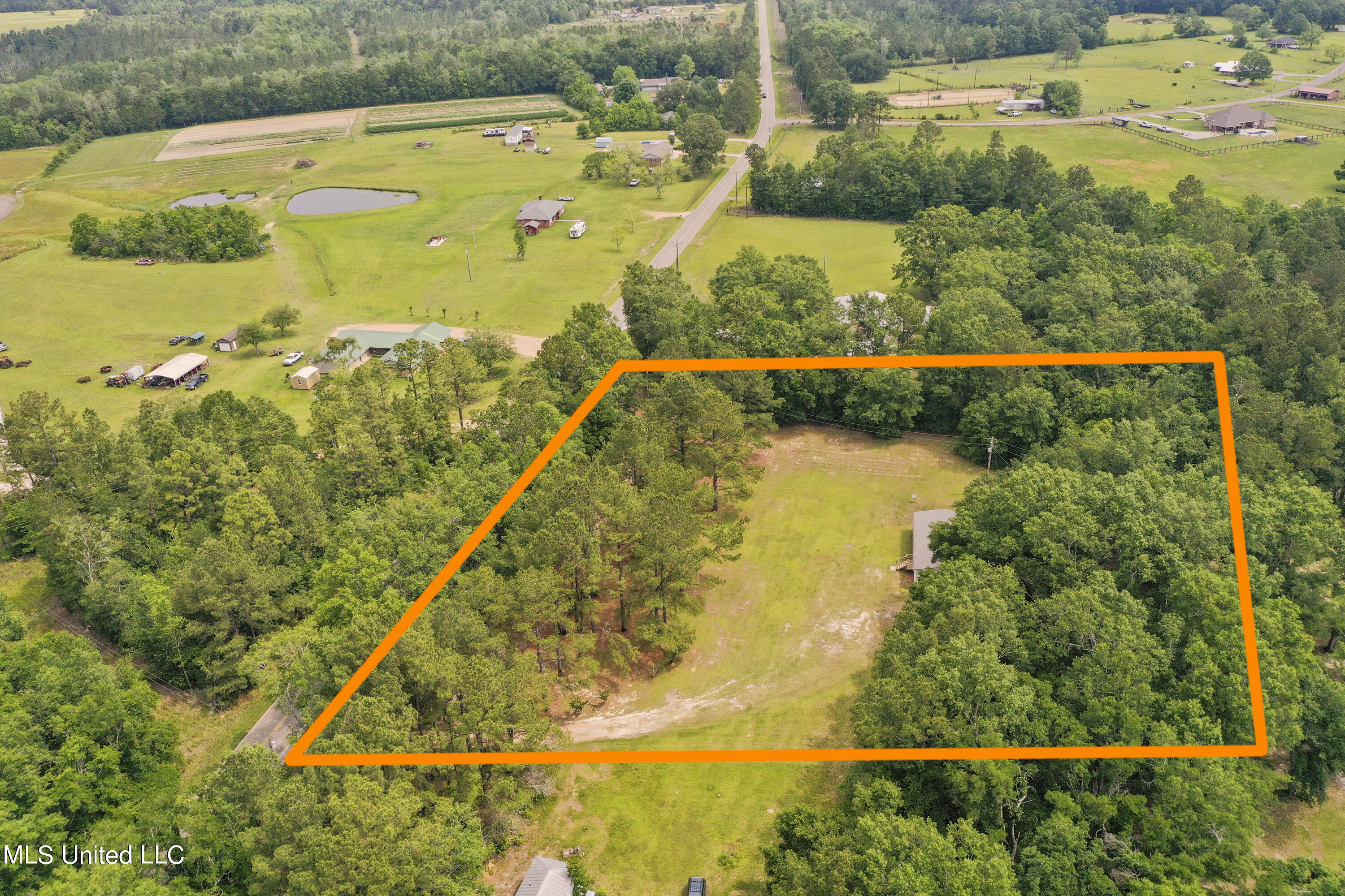12278 Edwin Ladner Road Pass Christian, MS 39571 - Photo 5 of 32 032 (2)