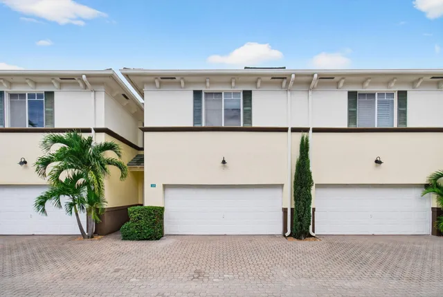 $2,850 | 518 North Federal Highway, Unit 15, Lake Worth Beach, FL 33460