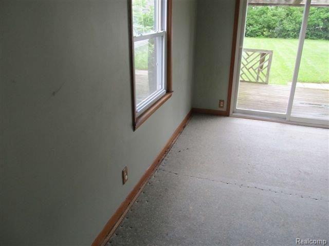 17787 Reno Street Riverview, MI 48193 - Photo 8 of 28 261-848620 dining room b.JPG