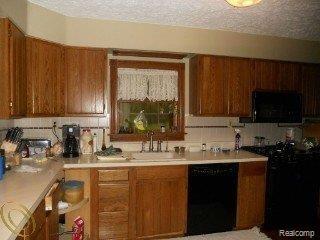 74701 Dequindre Road Leonard, MI 48367 - Photo 6 of 14 5