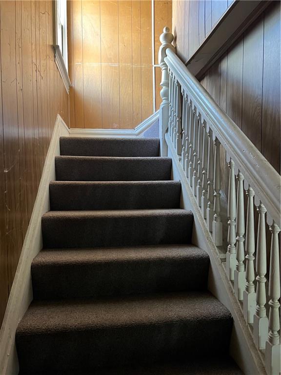 120 Jefferson Avenue Sharon, PA 16146 - Photo 15 of 33 a view of entryway