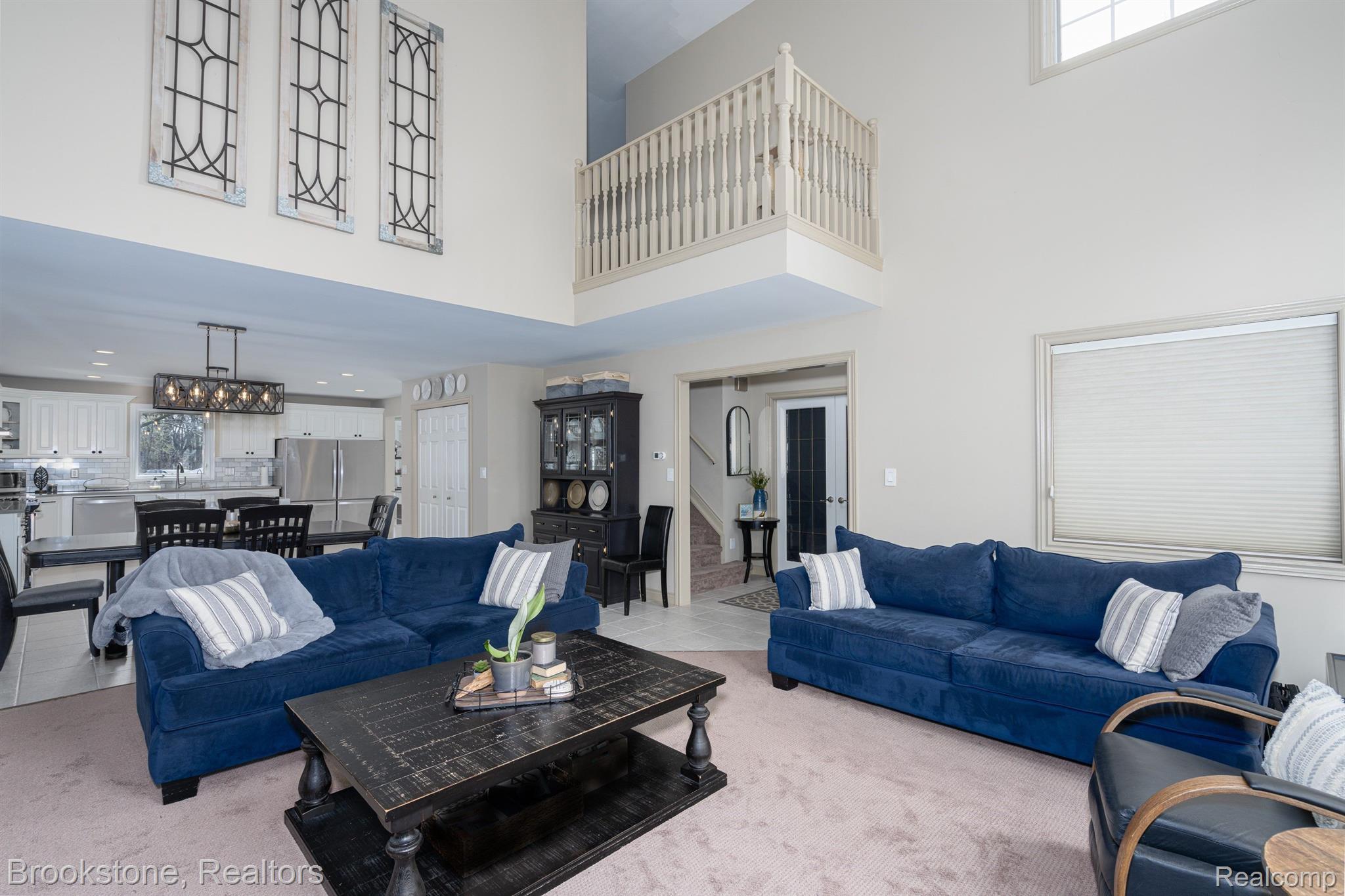 780 East Gunn Road Rochester, MI 48306 - Photo 12 of 56 Bright and spacious