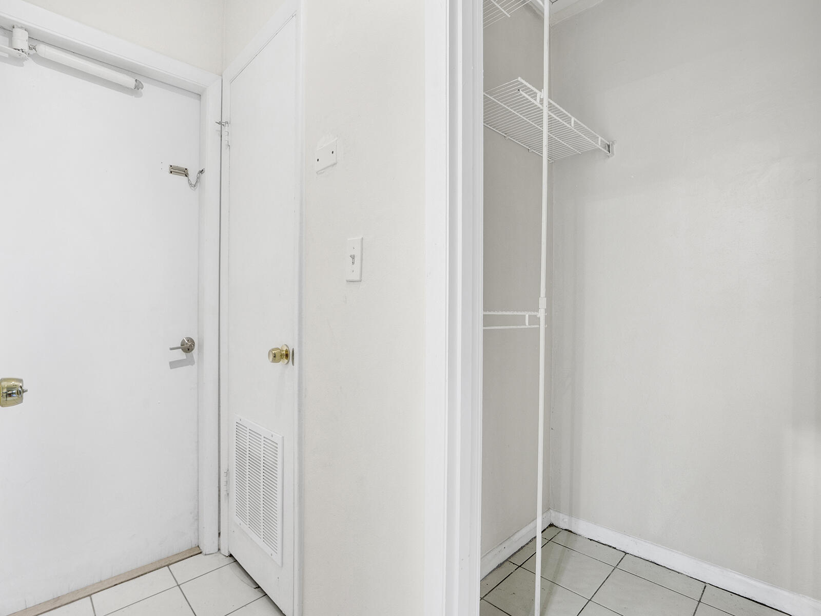 1129 Pebble Beach Lane, Unit 11 Marathon, FL 33050 - Photo 13 of 36 a view of closet area