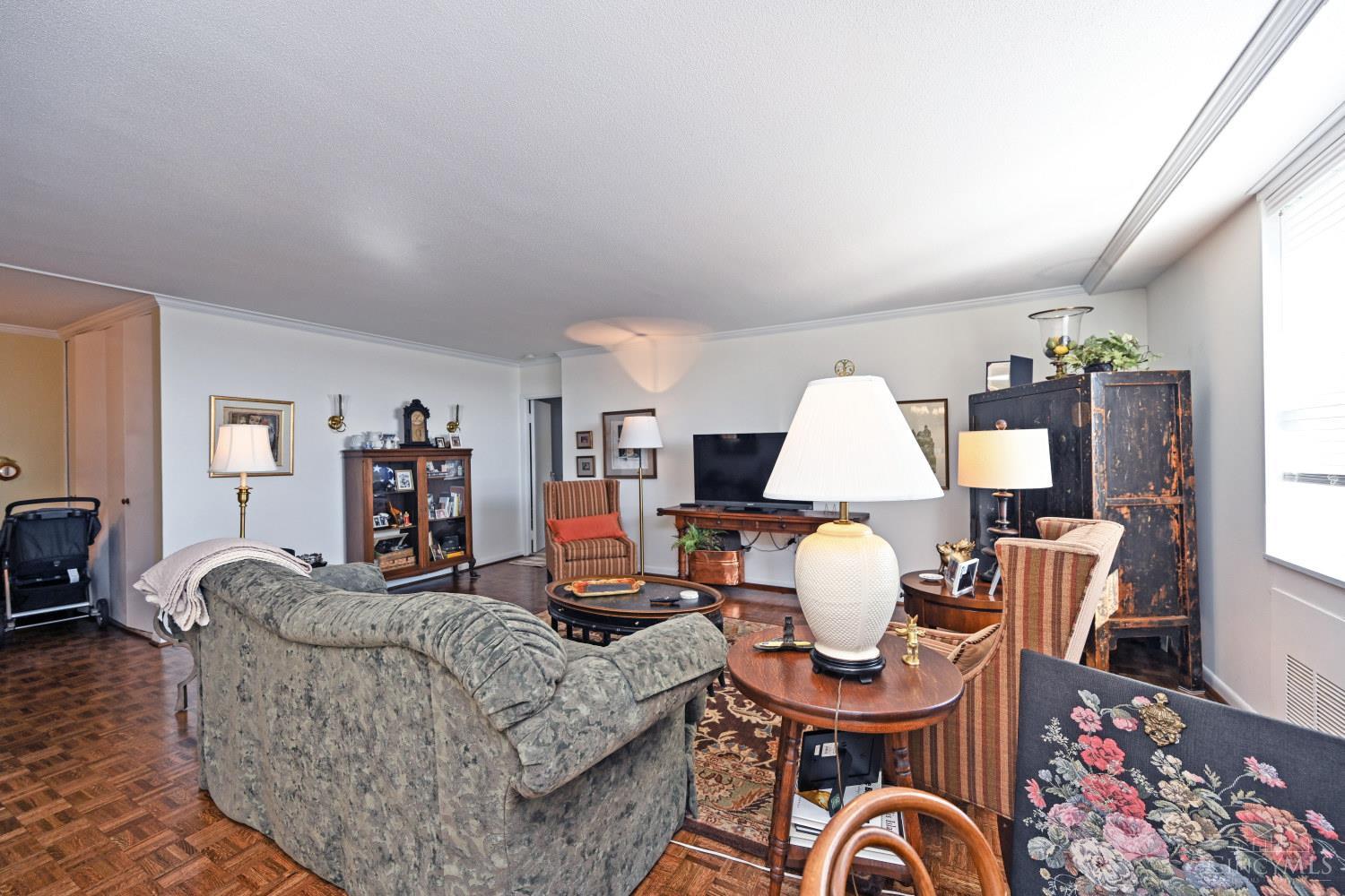 2444 Madison Road, Unit 1811 Cincinnati, OH 45208 - Photo 12 of 35 Gallery Image 12