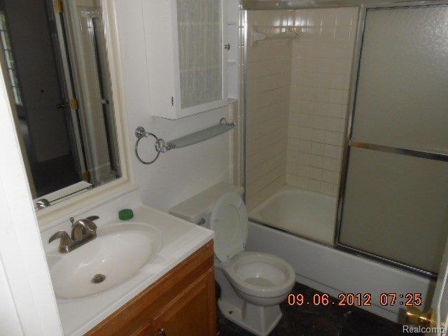 2247 North Fairview Lane Rochester, MI 48306 - Photo 12 of 16 DSCN0655.JPG
