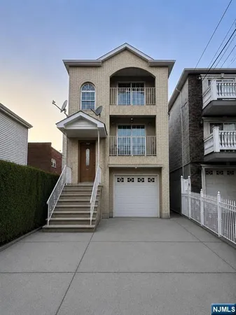 $2,800 | 28 4th Street, Unit 1, Elizabeth, NJ 07206
