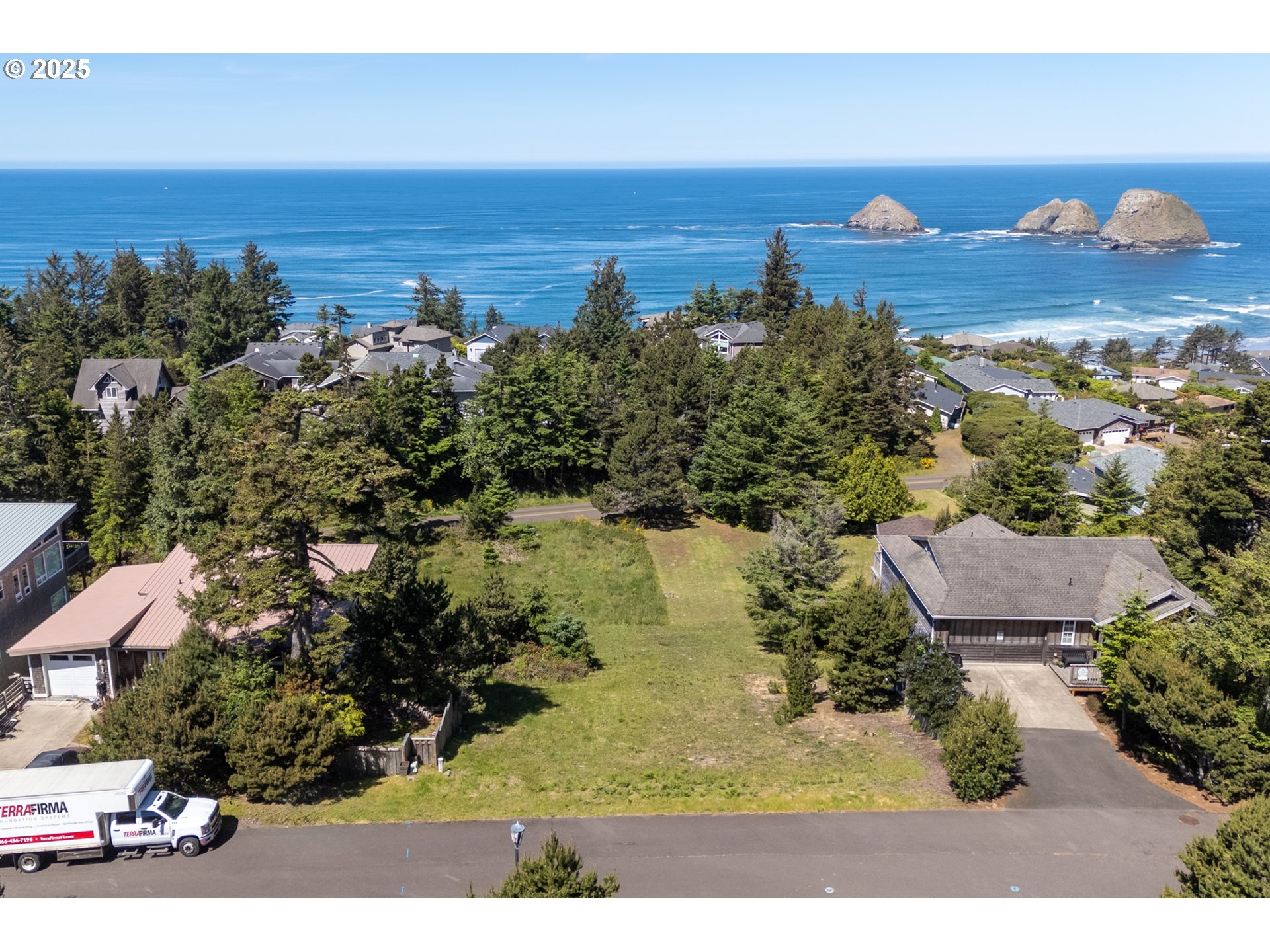 Castle Place, Unit TL 103 Tillamook, OR 97141 - Photo 1 of 11 a view of a city