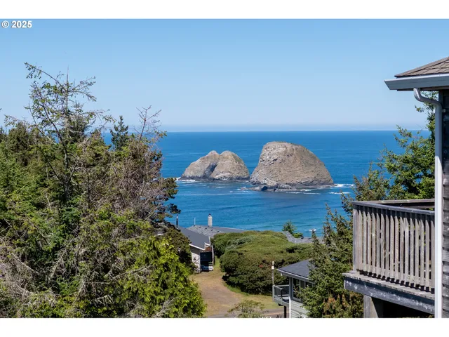 $249,000 | Castle Place, Unit TL 103, Tillamook, OR 97141