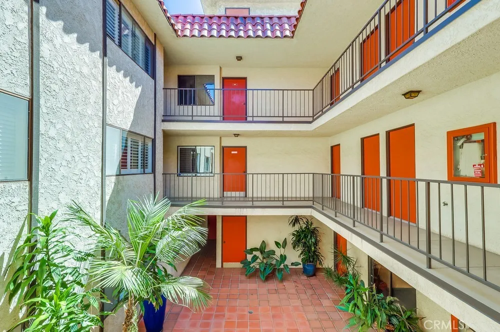 711 West 33rd Street San Pedro, CA 90731 - Photo 5 of 73