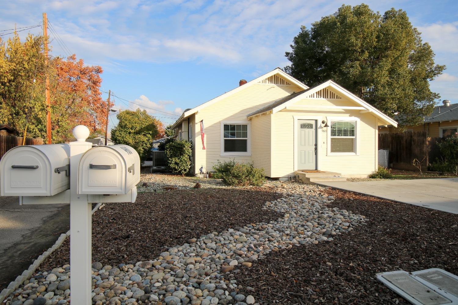 960 South Klein Avenue Reedley, CA 93654 - Photo 1 of 20 Gallery Image 1