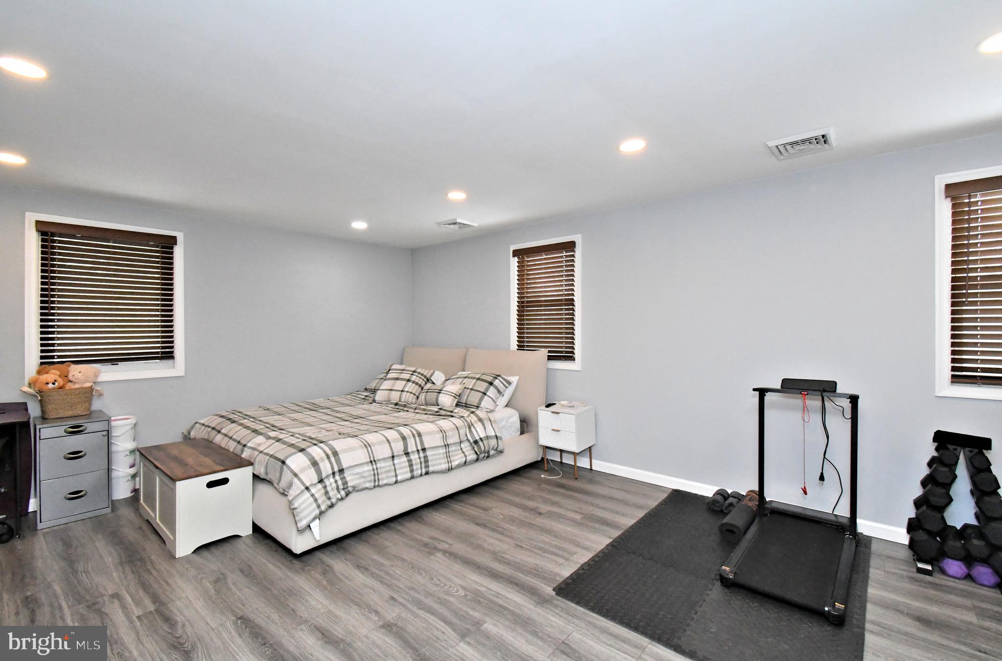510 North Pleasantview Road Pottstown, PA 19464 - Photo 21 of 37 a bedroom with a bed and a desk