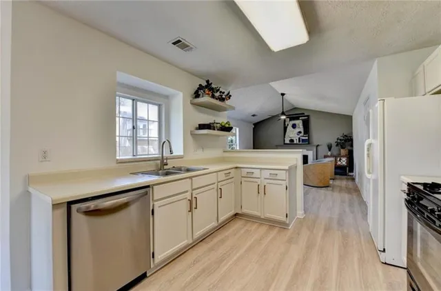 $2,500 | 10570 Bridgemor Drive, Alpharetta, GA 30022