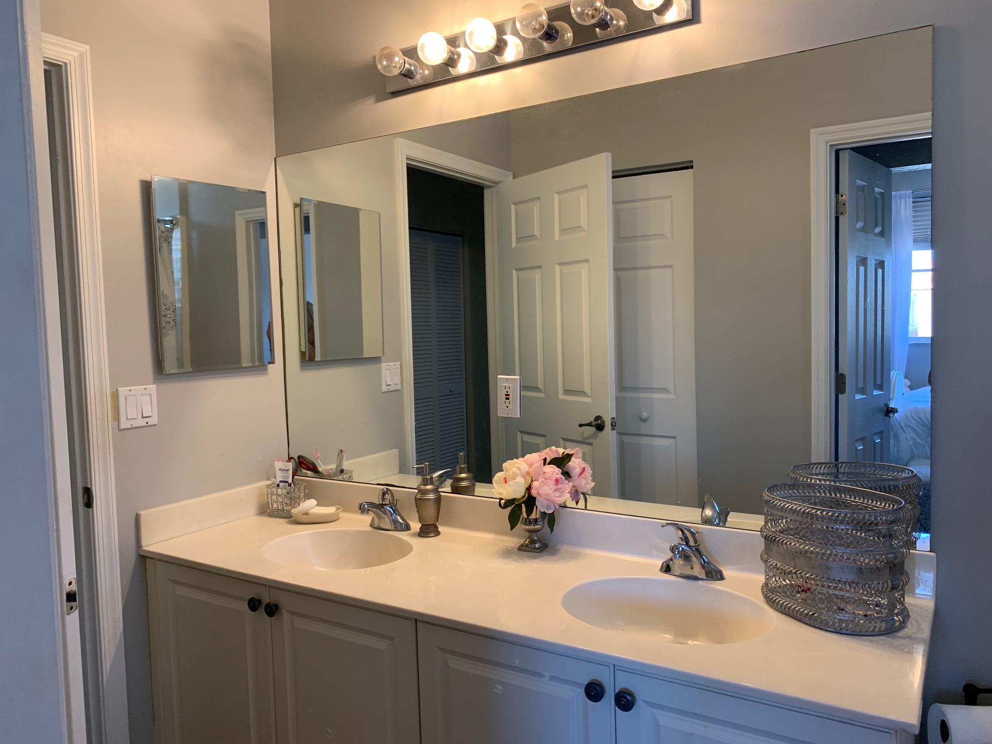9705 Vineyard Court Boca Raton, FL 33428 - Photo 26 of 37 Guest Bathroom View
