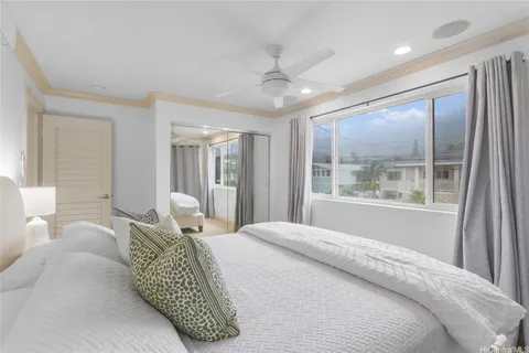 $2,250,000 | 53-853 Kamehameha Highway, Hauula, HI 96717