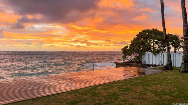 $2,498,000 | 53-853 Kamehameha Highway, Hauula, HI 96717