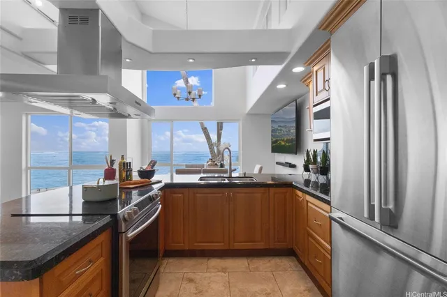 $2,250,000 | 53-853 Kamehameha Highway, Hauula, HI 96717