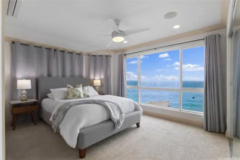 $2,250,000 | 53-853 Kamehameha Highway, Hauula, HI 96717