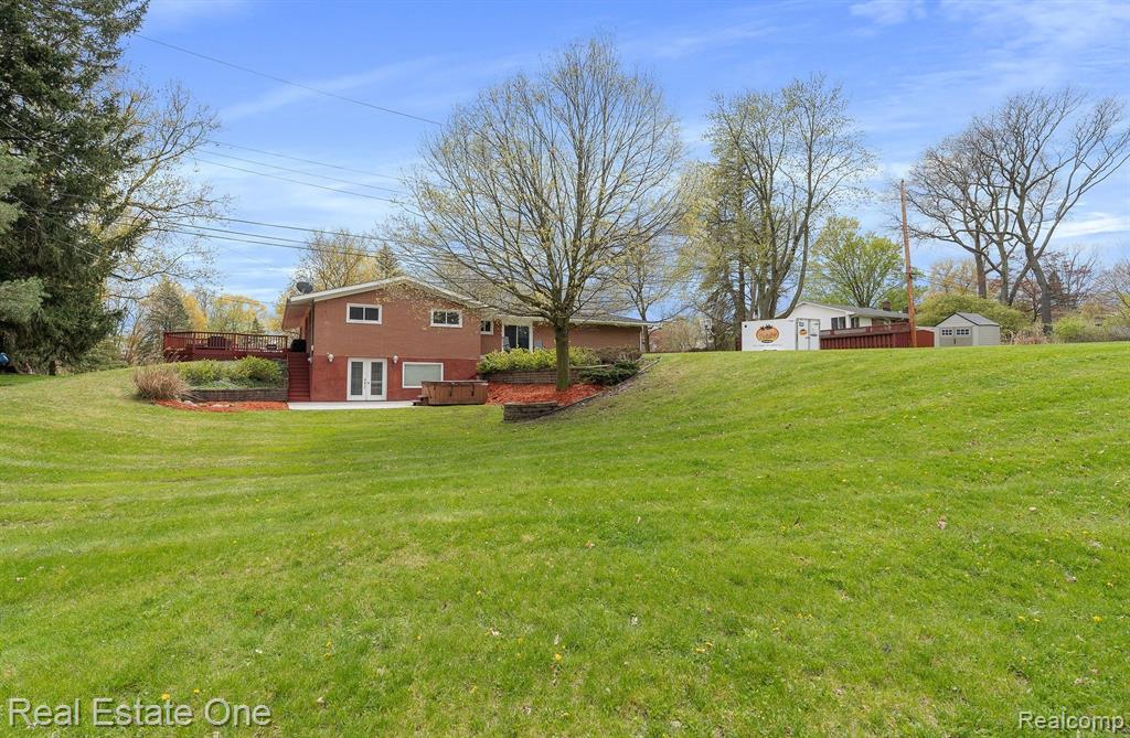1124 Stellma Lane Rochester Hills, MI 48309 - Photo 38 of 44
