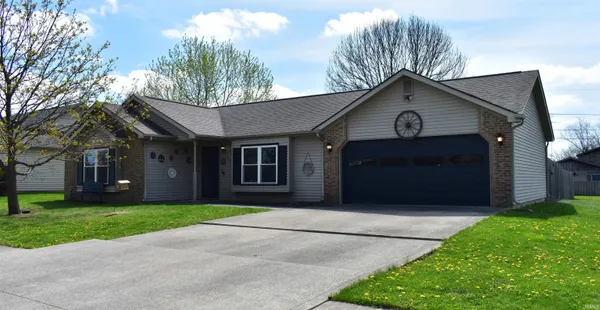 $170,000 | 103 West Dogwood Lane, Portland, IN 47371