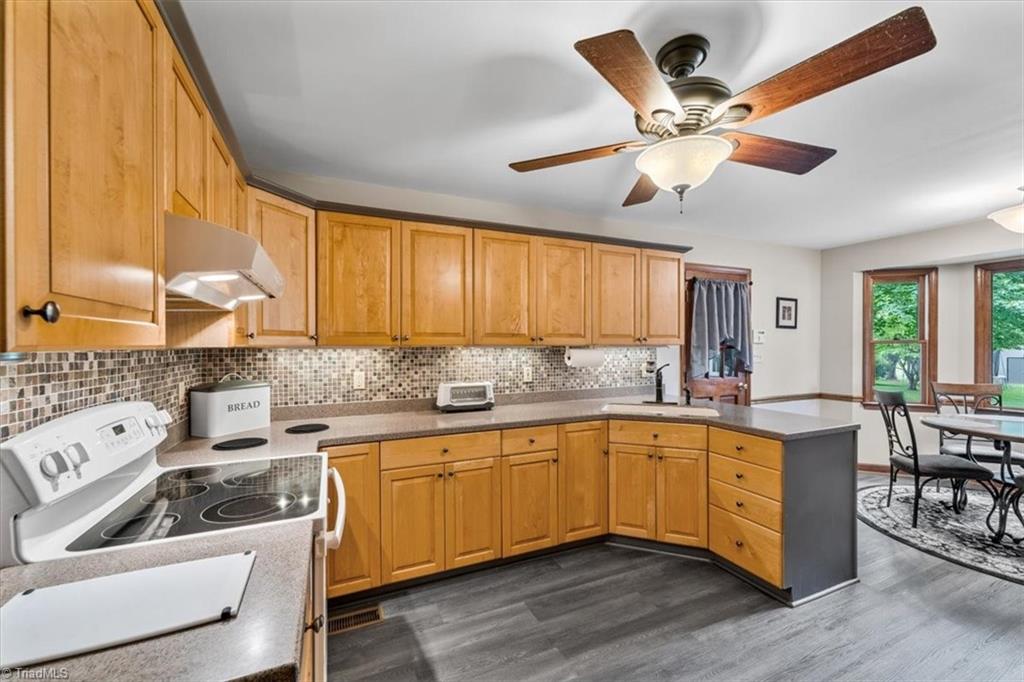 861 Central Road Clemmons, NC 27012 - Photo 12 of 33 Gallery Image 12