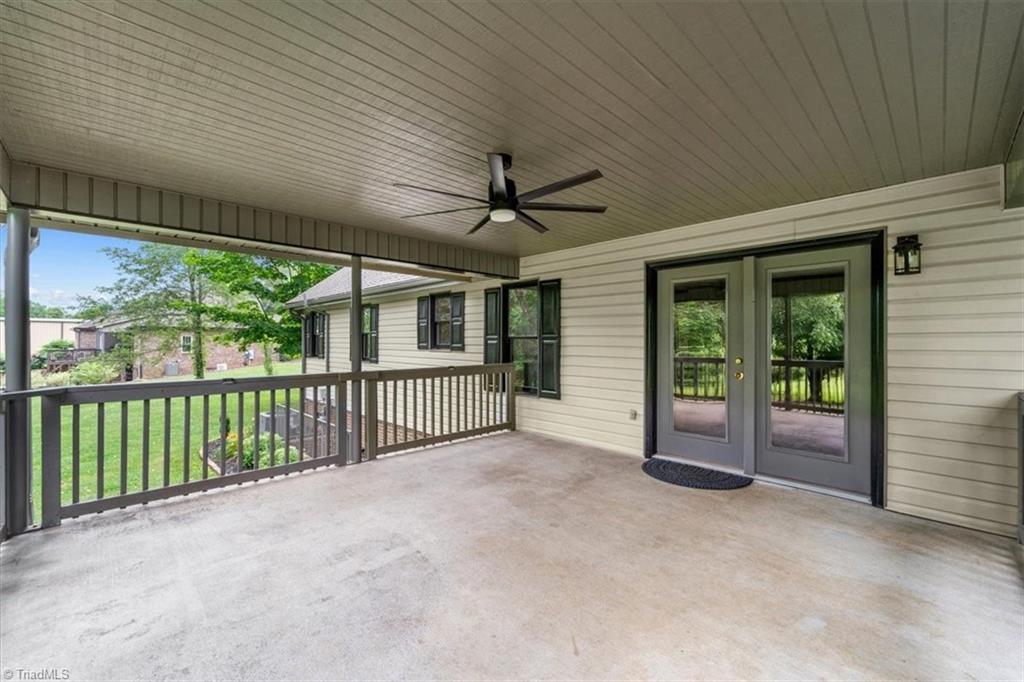 861 Central Road Clemmons, NC 27012 - Photo 28 of 33 Gallery Image 28