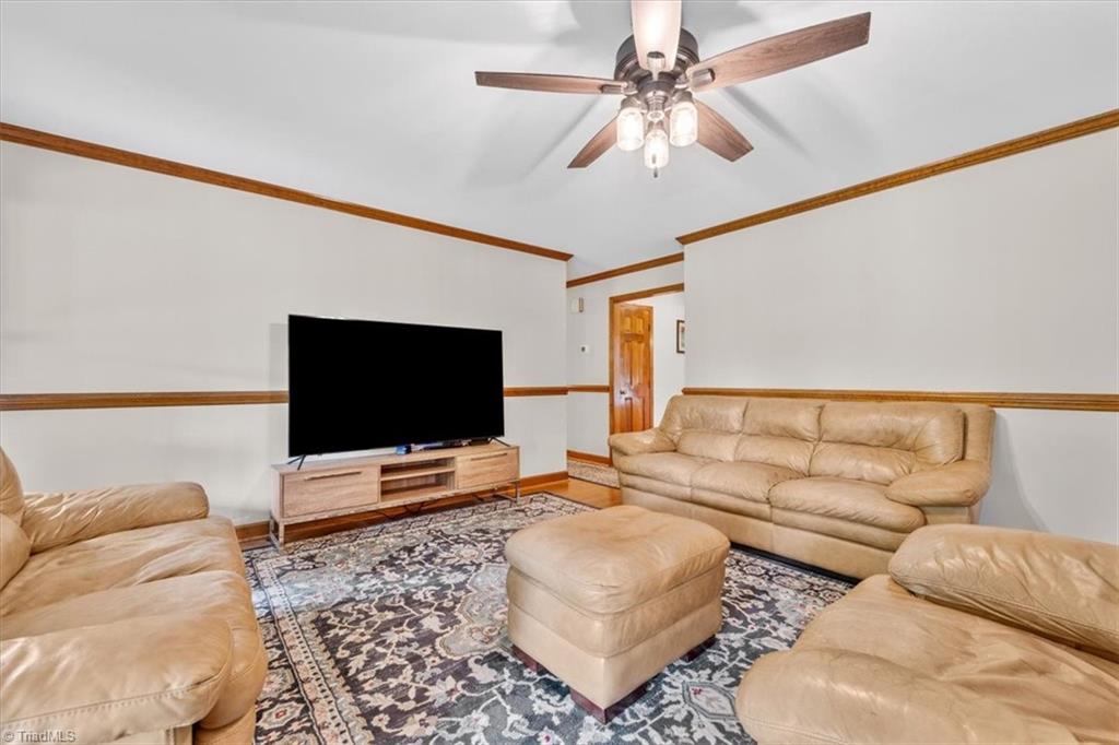 861 Central Road Clemmons, NC 27012 - Photo 8 of 33 Gallery Image 8
