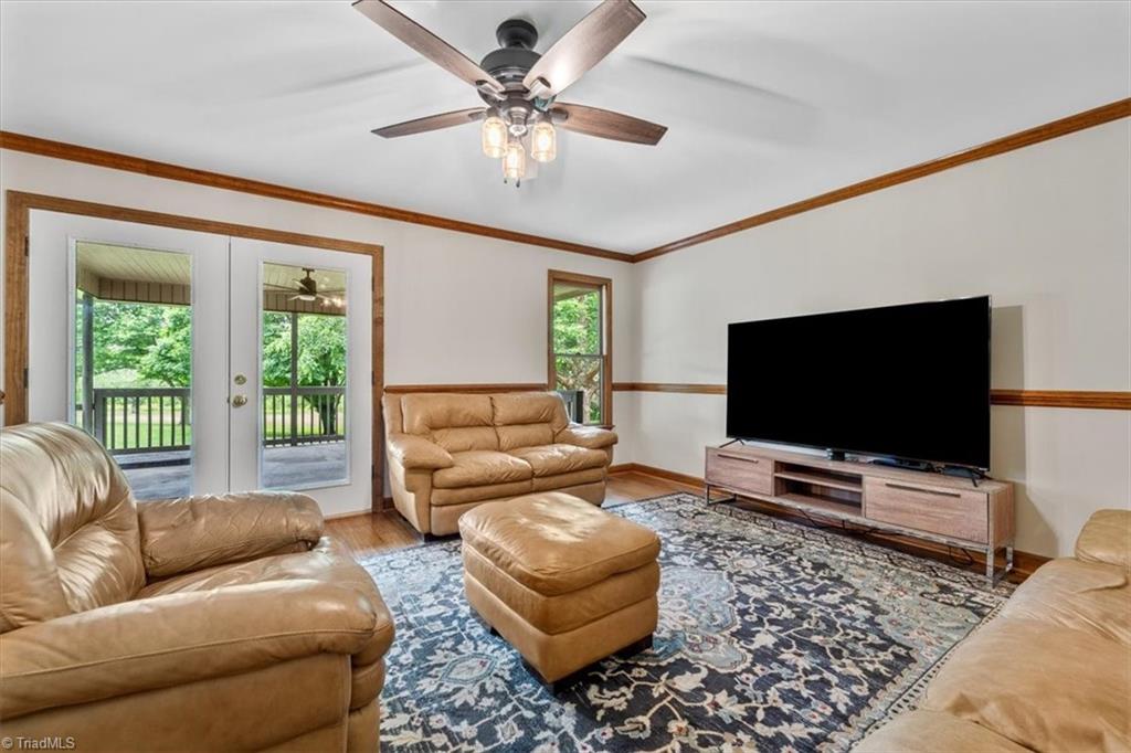861 Central Road Clemmons, NC 27012 - Photo 9 of 33 Gallery Image 9