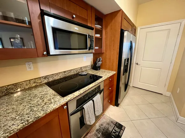 $4,900 | 975 Northwest Flagler Avenue, Unit 301, Stuart, FL 34994