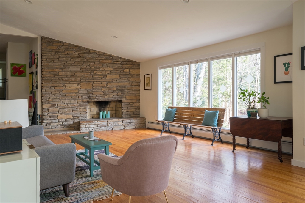 100 Aylesbury Road Worcester, MA 01609 - Photo 3 of 28 Gallery Image 3