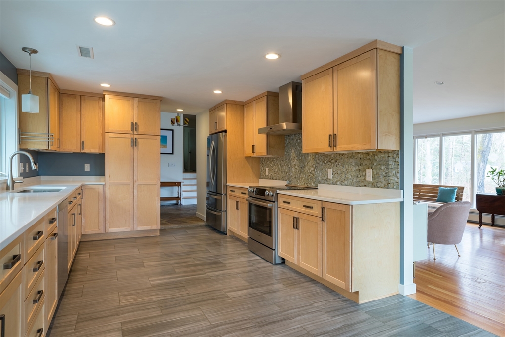 100 Aylesbury Road Worcester, MA 01609 - Photo 7 of 28 Gallery Image 7