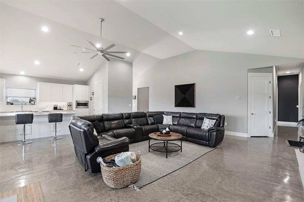 620 Ewing Road Ferris, TX 75125 - Photo 8 of 29 Gallery Image 8