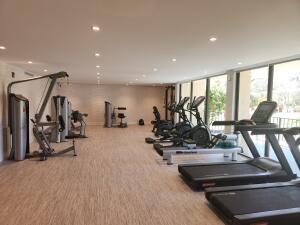 899 Jeffery Street, Unit 809 Boca Raton, FL 33487 - Photo 77 of 96 a view of a room with gym equipment