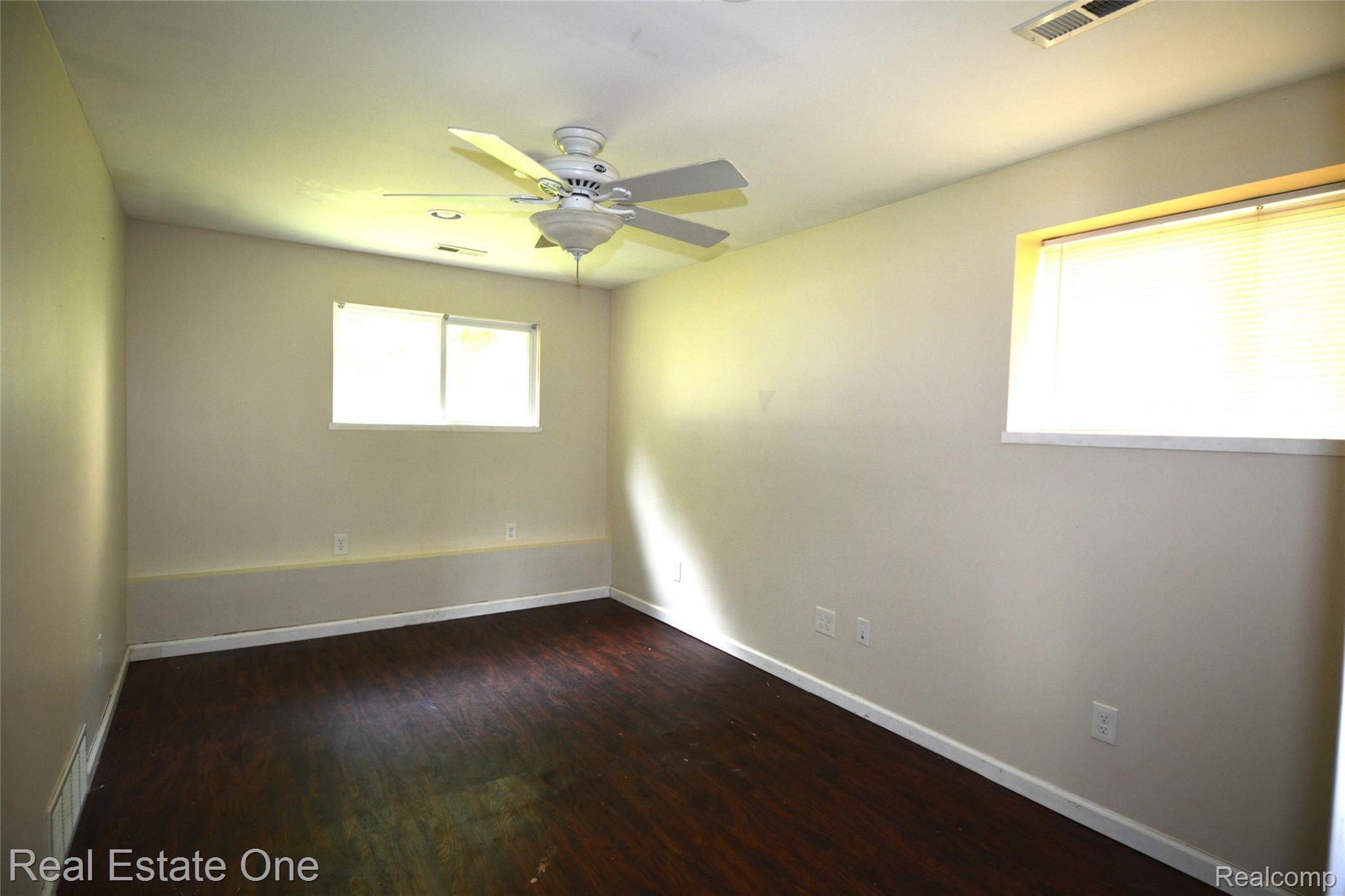 5433 Wayne Road White Lake, MI 48383 - Photo 8 of 10 BR 3.jpg