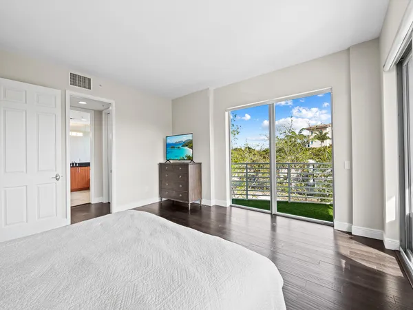 $8,500 | 444 Hendricks Isle, Unit 301, Fort Lauderdale, FL 33301