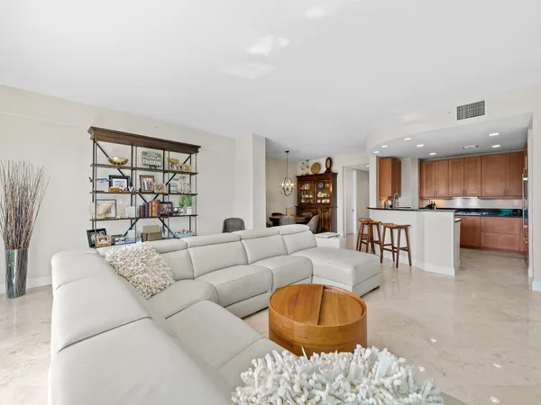 $8,500 | 444 Hendricks Isle, Unit 301, Fort Lauderdale, FL 33301